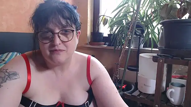 Snapshot of ladyfrombonn chatting on May 14, 2026, 2:13 pm ladyfrombonn online show from May 14, 2026, 2:13 pm