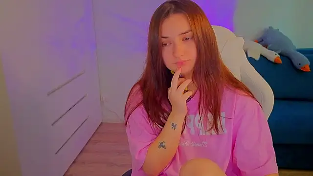 Snapshot of Lelia_Vibe chatting on October 5, 2025, 11:52 am Lelia Vibe online show from October 5, 2025, 11:52 am