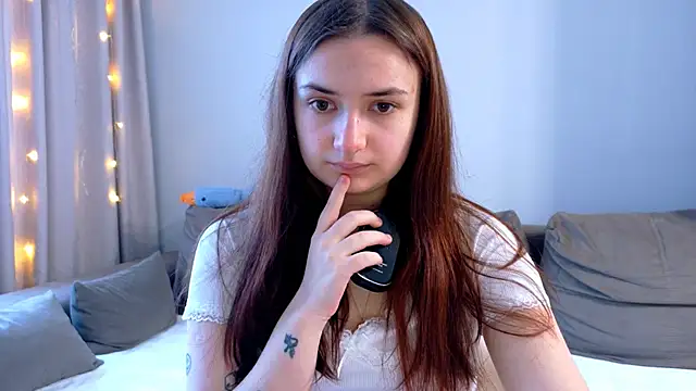 Snapshot of Lelia_Vibe chatting on November 14, 2025, 9:52 am Lelia Vibe online show from November 14, 2025, 9:52 am