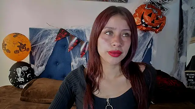 Sofiia Tay online show from October 22, 2025, 1:33 pm