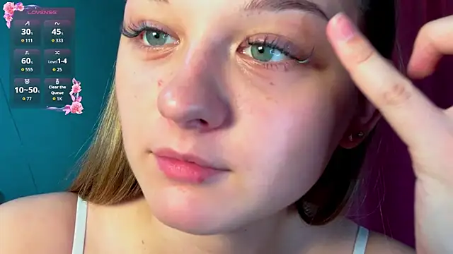 Snapshot of Smoke_mama chatting on November 28, 2025, 4:26 am Smoke mama online show from November 28, 2025, 4:26 am