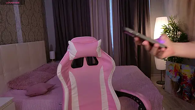 HeyMonkey  online show from February 8, 2026, 1:58 pm