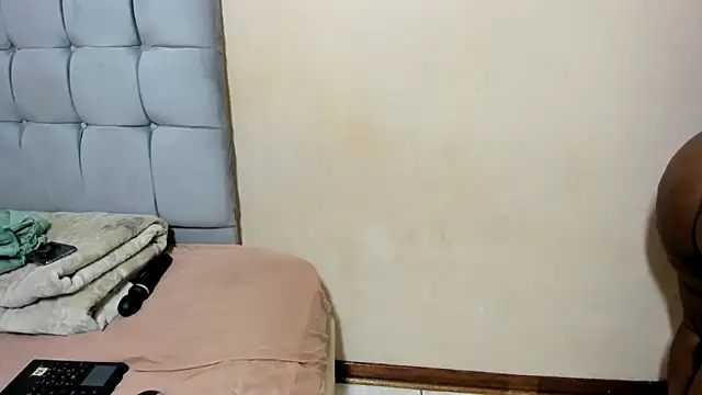 curveAss222 online show from September 20, 2025, 12:11 am