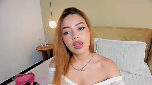 ArianaSilva  online show from September 13, 2025, 12:05 pm