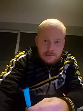 svenni2525 online show from October 19, 2025, 3:51 am