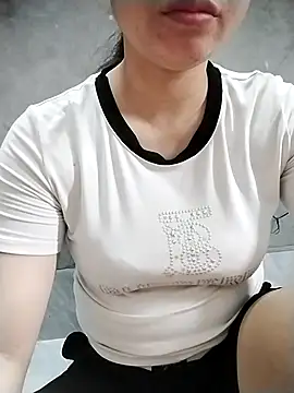 Snapshot of Mie_rose chatting on May 3, 2026, 1:11 am Mie rose online show from May 3, 2026, 1:11 am