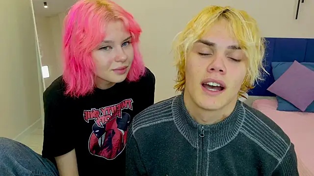 Snapshot of Bonnie_And_C1yde chatting on October 18, 2025, 5:03 pm Bonnie And C1yde online show from October 18, 2025, 5:03 pm