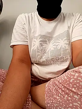 ezgi2545 online show from September 20, 2025, 10:27 am