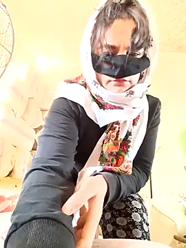 ezgi2545 online show from October 15, 2025, 6:02 am