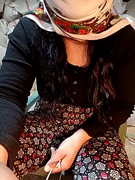 ezgi2545 online show from April 12, 2026, 1:38 pm