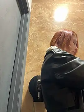 Snapshot of RosieSecret chatting on November 1, 2025, 8:05 am RosieSecret online show from November 1, 2025, 8:05 am