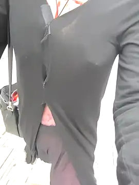 Snapshot of pink-mai chatting on December 1, 2025, 11:10 pm pink-mai online show from December 1, 2025, 11:10 pm