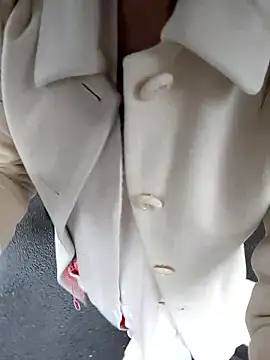 pink-mai online show from February 11, 2026, 1:10 am