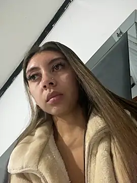 Sara-cooper2 online show from November 30, 2025, 1:15 pm