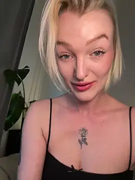 Snapshot of lovecassyrose chatting on April 11, 2026, 10:19 am lovecassyrose online show from April 11, 2026, 10:19 am