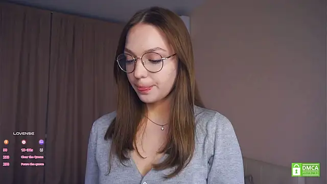 NguyetHankey online show from September 19, 2025, 3:34 pm