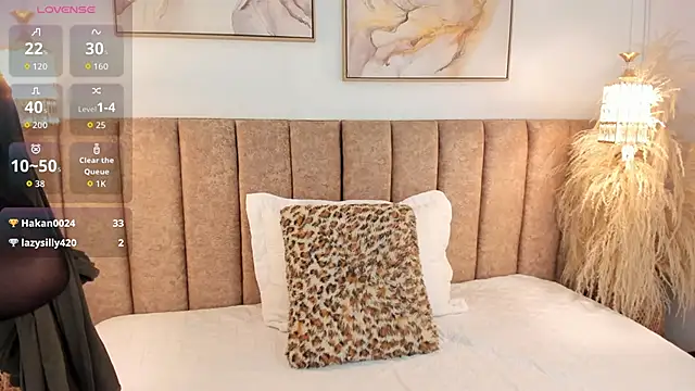 azza   online show from December 3, 2025, 11:41 am