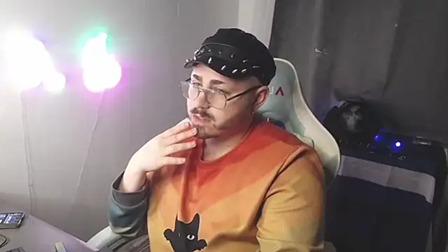 Snapshot of FabianKinky chatting on October 13, 2025, 4:18 pm FabianKinky online show from October 13, 2025, 4:18 pm