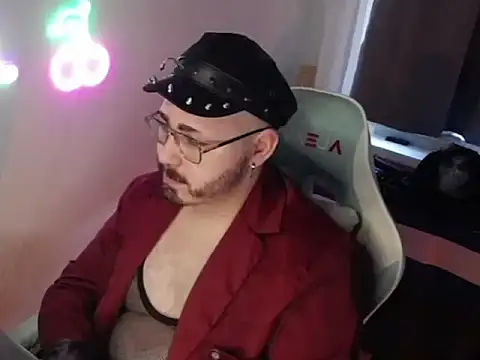 Snapshot of FabianKinky chatting on October 19, 2025, 9:32 am FabianKinky online show from October 19, 2025, 9:32 am