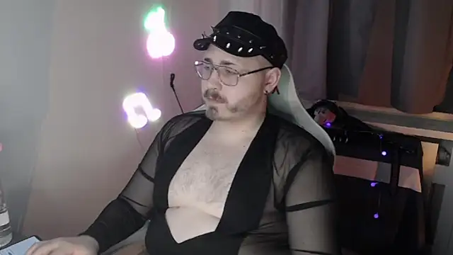 Snapshot of FabianKinky chatting on October 24, 2025, 5:53 pm FabianKinky online show from October 24, 2025, 5:53 pm