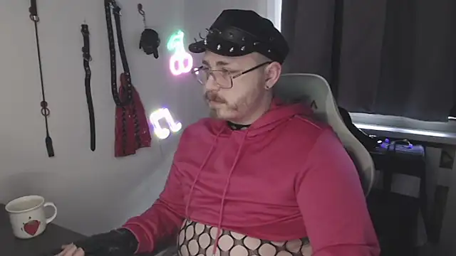 Snapshot of FabianKinky chatting on October 28, 2025, 9:24 am FabianKinky online show from October 28, 2025, 9:24 am