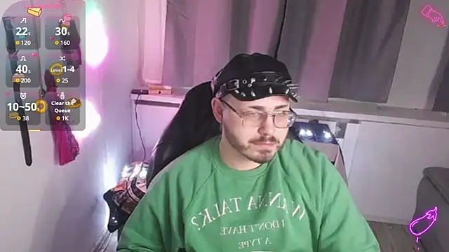 Snapshot of FabianKinky chatting on November 28, 2025, 4:42 pm FabianKinky online show from November 28, 2025, 4:42 pm