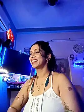 Snapshot of Love_Beauty01 chatting on February 27, 2026, 6:52 pm Love Beauty01 online show from February 27, 2026, 6:52 pm