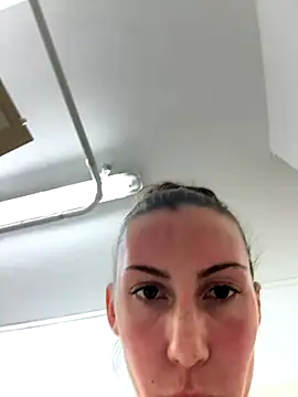 Snapshot of MilaRenee chatting on September 20, 2025, 6:31 pm MilaRenee online show from September 20, 2025, 6:31 pm