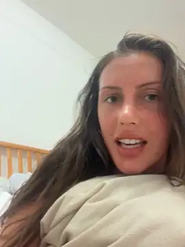 Snapshot of MilaRenee chatting on October 30, 2025, 8:20 pm MilaRenee online show from October 30, 2025, 8:20 pm