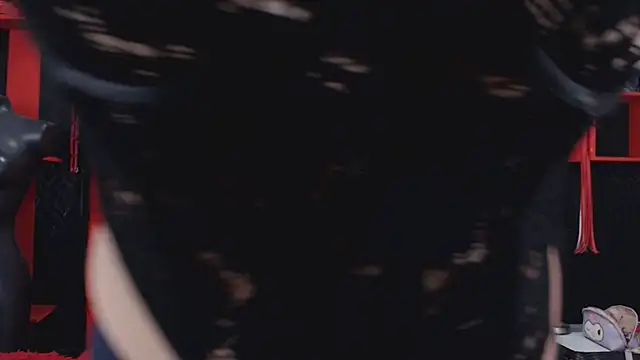 MaviceMur online show from October 17, 2025, 9:06 pm