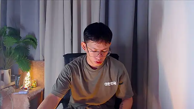 Snapshot of pinkcock_froi2305 chatting on October 6, 2025, 1:03 am pinkcock froi2305 online show from October 6, 2025, 1:03 am