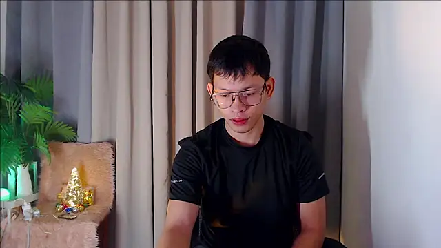 Snapshot of pinkcock_froi2305 chatting on October 9, 2025, 8:23 am pinkcock froi2305 online show from October 9, 2025, 8:23 am