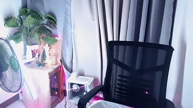 Snapshot of pinkcock_froi2305 chatting on November 18, 2025, 4:39 am pinkcock froi2305 online show from November 18, 2025, 4:39 am