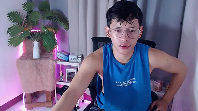 pinkcock froi2305 online show from December 14, 2025, 2:17 am