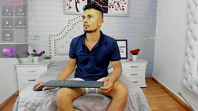 Valentiinoss online show from November 14, 2025, 9:24 pm