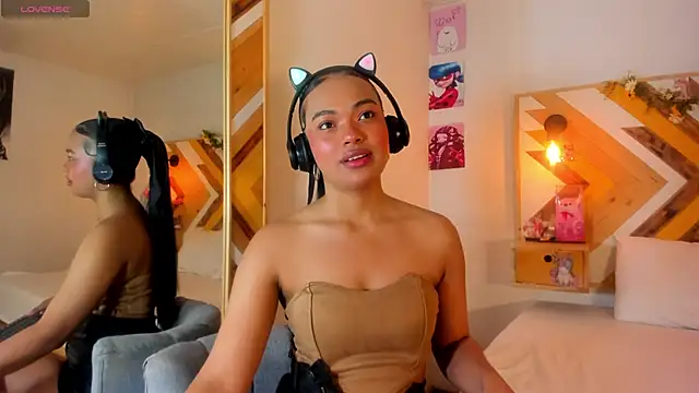 SoleneFontaine online show from October 14, 2025, 11:55 am