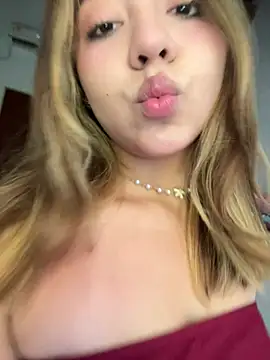 Snapshot of Bonni_lohan chatting on June 30, 2026, 3:24 pm Bonni lohan online show from June 30, 2026, 3:24 pm