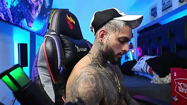 logan hugh8 online show from February 8, 2026, 7:17 pm