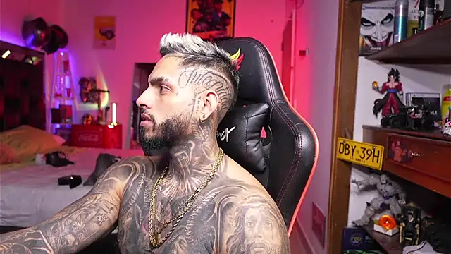 logan hugh8 online show from March 30, 2026, 8:43 pm