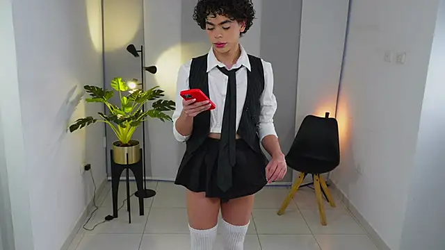 Snapshot of Timmyshy_ chatting on October 11, 2025, 10:30 pm Timmyshy online show from October 11, 2025, 10:30 pm