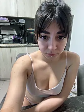 julichikita online show from November 14, 2025, 7:51 am