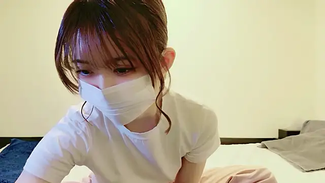 NANA chan 1 online show from October 13, 2025, 6:24 am