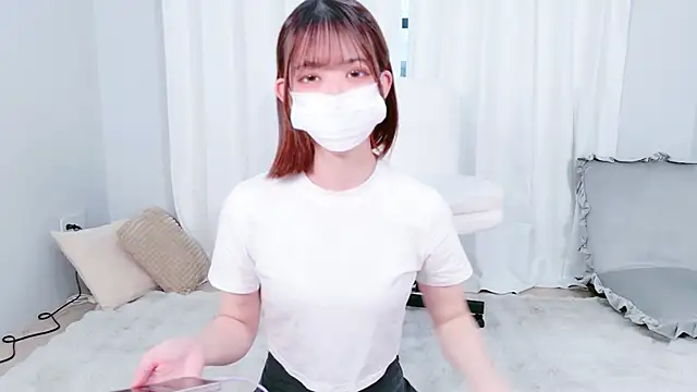 NANA chan 1 online show from November 13, 2025, 5:17 am