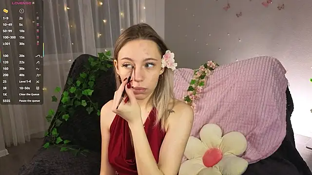 NyxaThorn online show from January 13, 2026, 3:06 pm