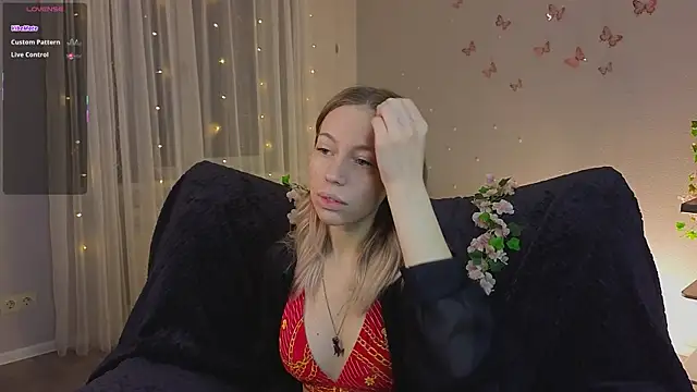 NyxaThorn online show from January 17, 2026, 3:06 pm