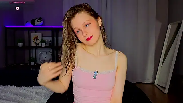 Snapshot of Tender_beauty chatting on April 19, 2026, 4:06 pm Tender beauty online show from April 19, 2026, 4:06 pm