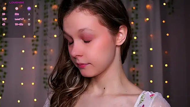 Snapshot of Tender_beauty chatting on July 10, 2026, 6:21 pm Tender beauty online show from July 10, 2026, 6:21 pm