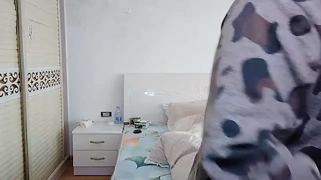 xxz98 online show from December 15, 2025, 7:12 am