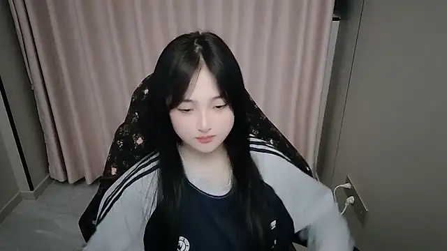 Snapshot of xxz98 chatting on April 8, 2026, 2:17 pm xxz98 online show from April 8, 2026, 2:17 pm