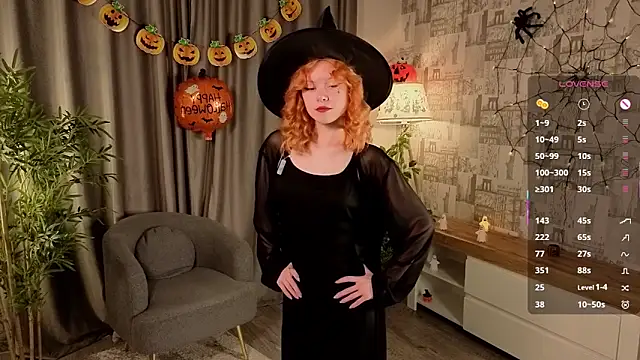 TiannaBorlace online show from October 31, 2025, 11:11 am